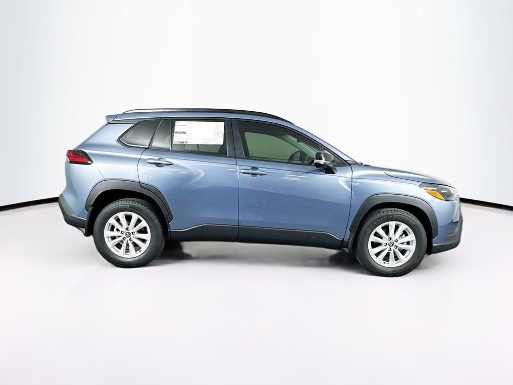Used 2026 Toyota Corolla Cross LE image 11