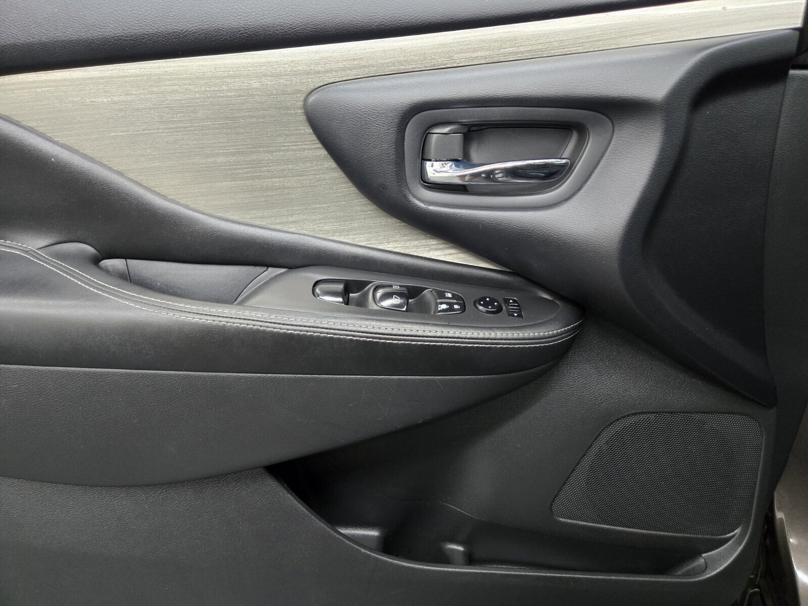 Used 2015 Nissan Murano S w/ Navigation Package FWD image 13