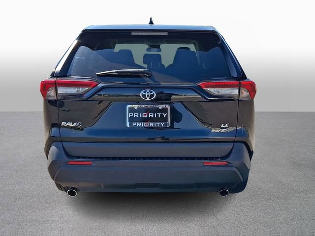 Used 2022 Toyota RAV4 LE image 5