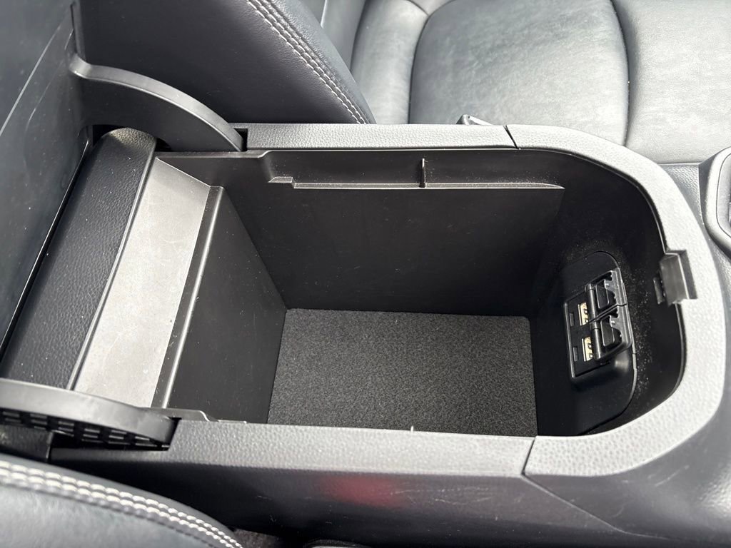 Used 2020 Toyota RAV4 XLE Premium image 38