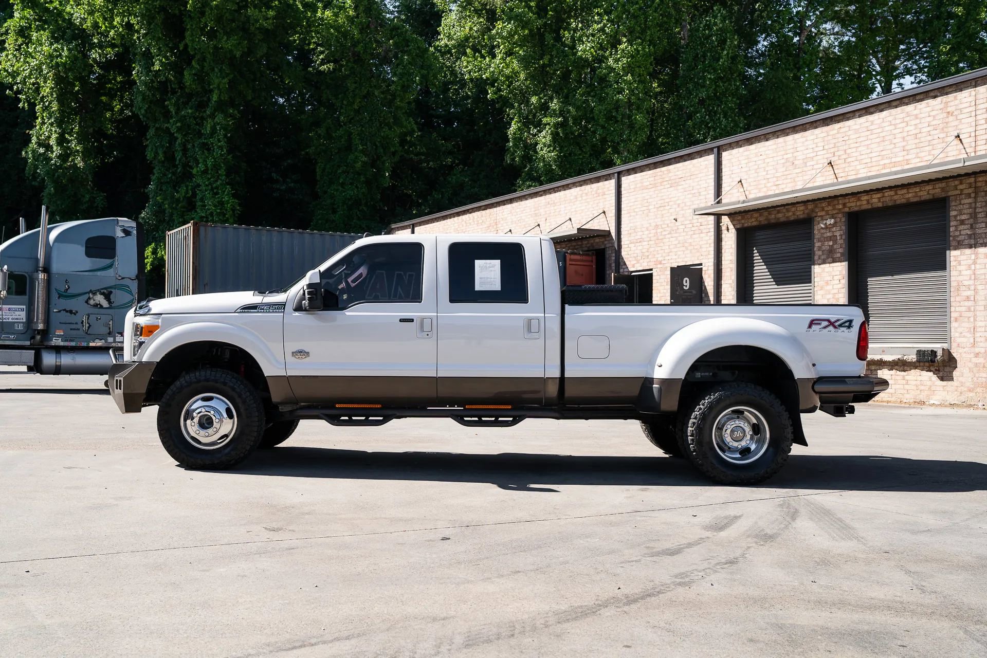Used 2016 Ford F350 King Ranch w/ FX4 Off-Road Package AWD/4WD image 4