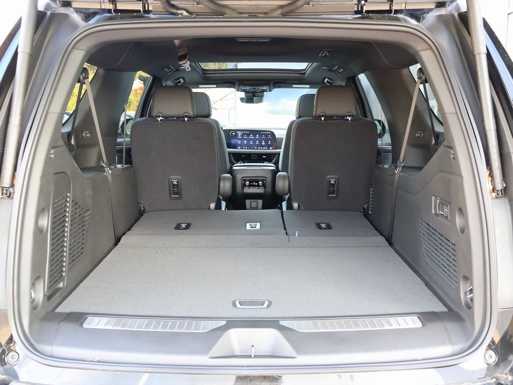 New 2025 Chevrolet Suburban High Country image 37