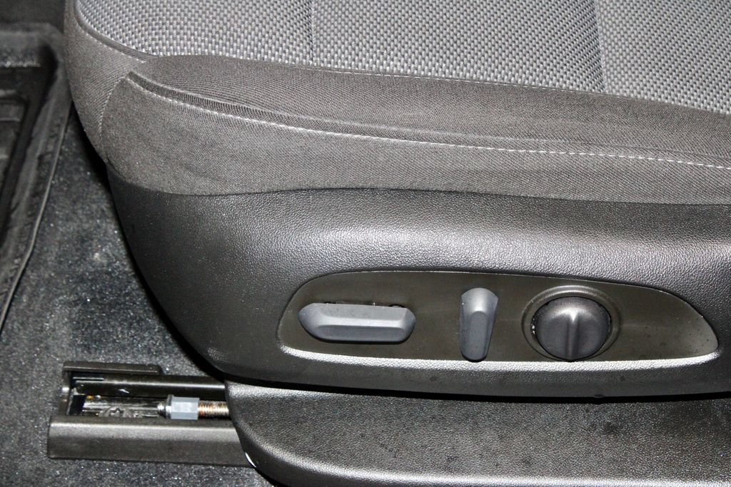 Used 2023 Chevrolet Traverse LT FWD image 25