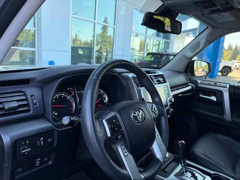 Used 2022 Toyota 4Runner Limited AWD/4WD image 10