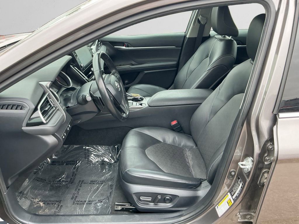 Used 2023 Toyota Camry XSE image 9