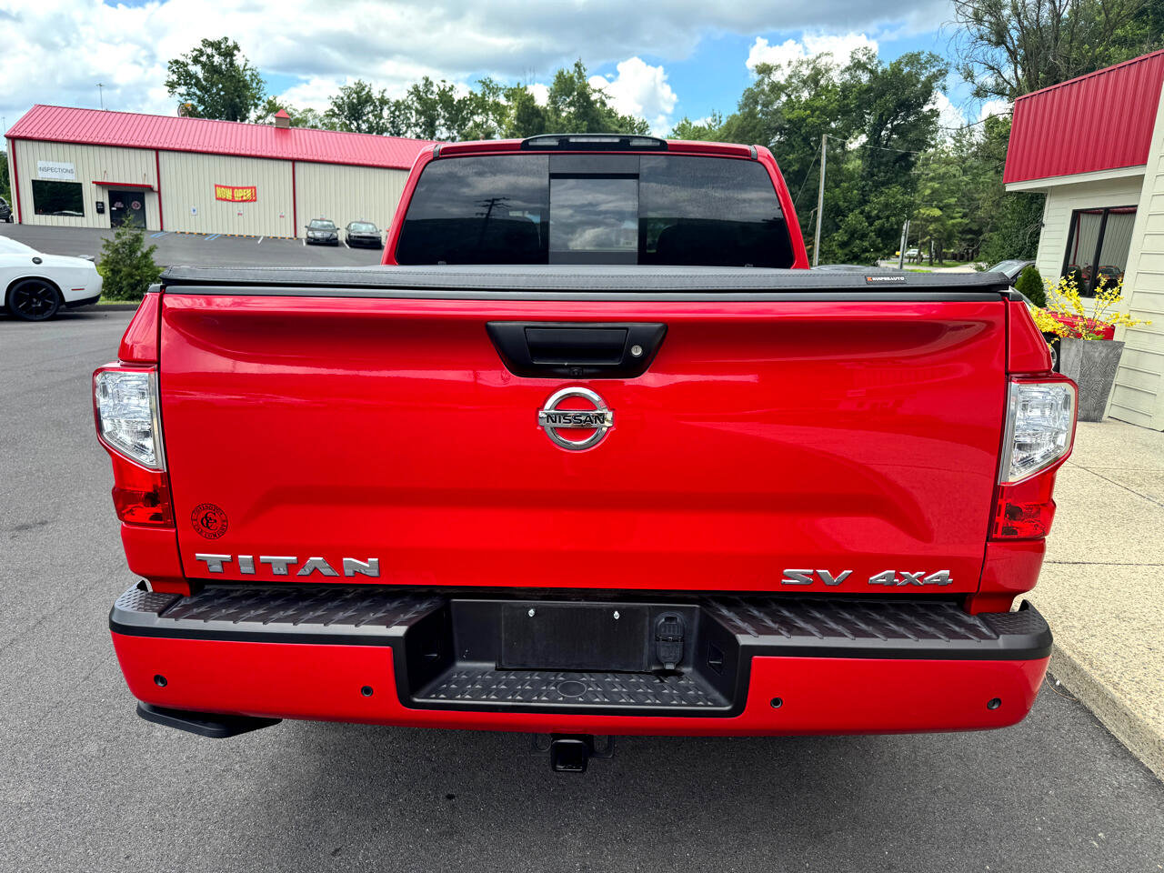 Used 2021 Nissan Titan SV w/ Accessory Utility Package image 5