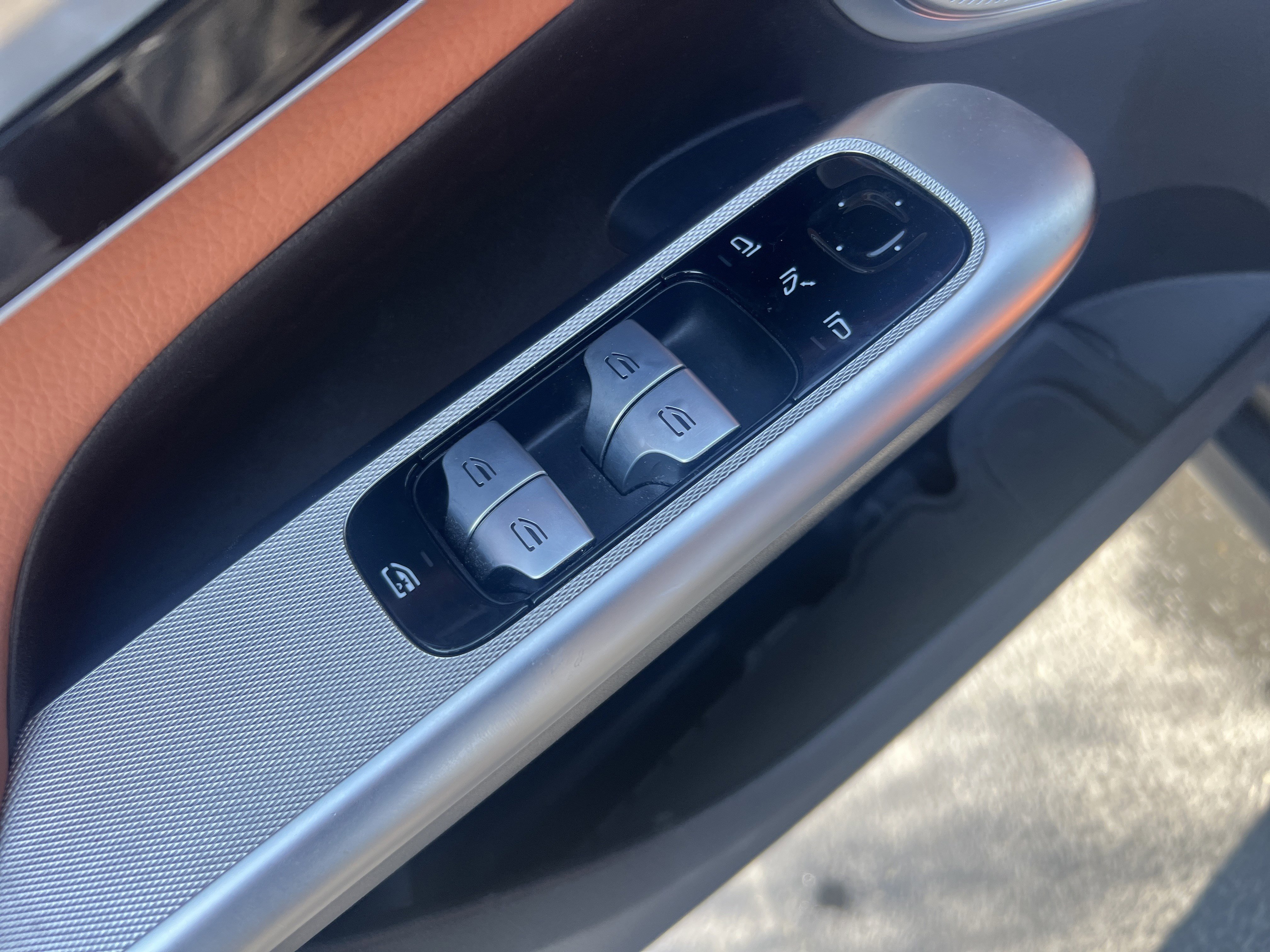 Used 2024 Mercedes-Benz GLC 300 4MATIC image 15