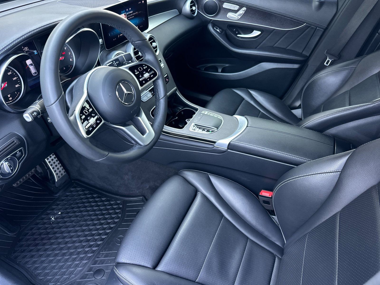 Certified 2022 Mercedes-Benz GLC 300 4MATIC Coupe image 10