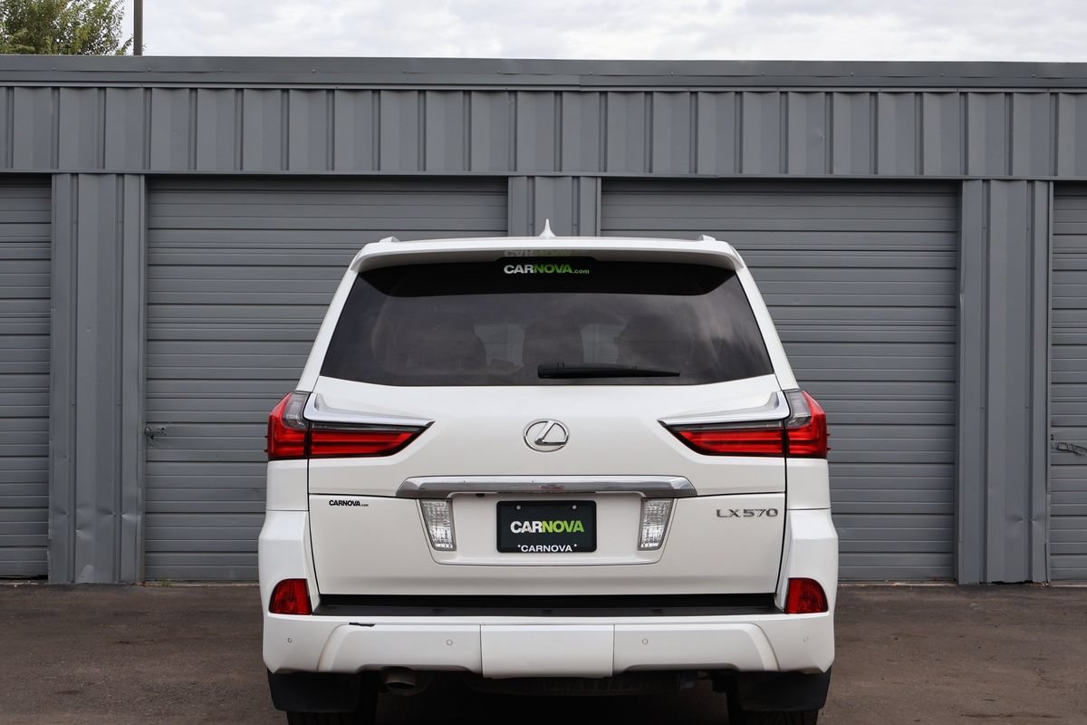 Used 2016 Lexus LX 570 4WD w/ Luxury Package image 4