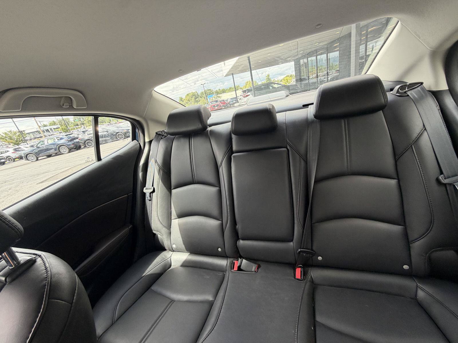 Used 2018 MAZDA MAZDA3 Touring FWD image 23