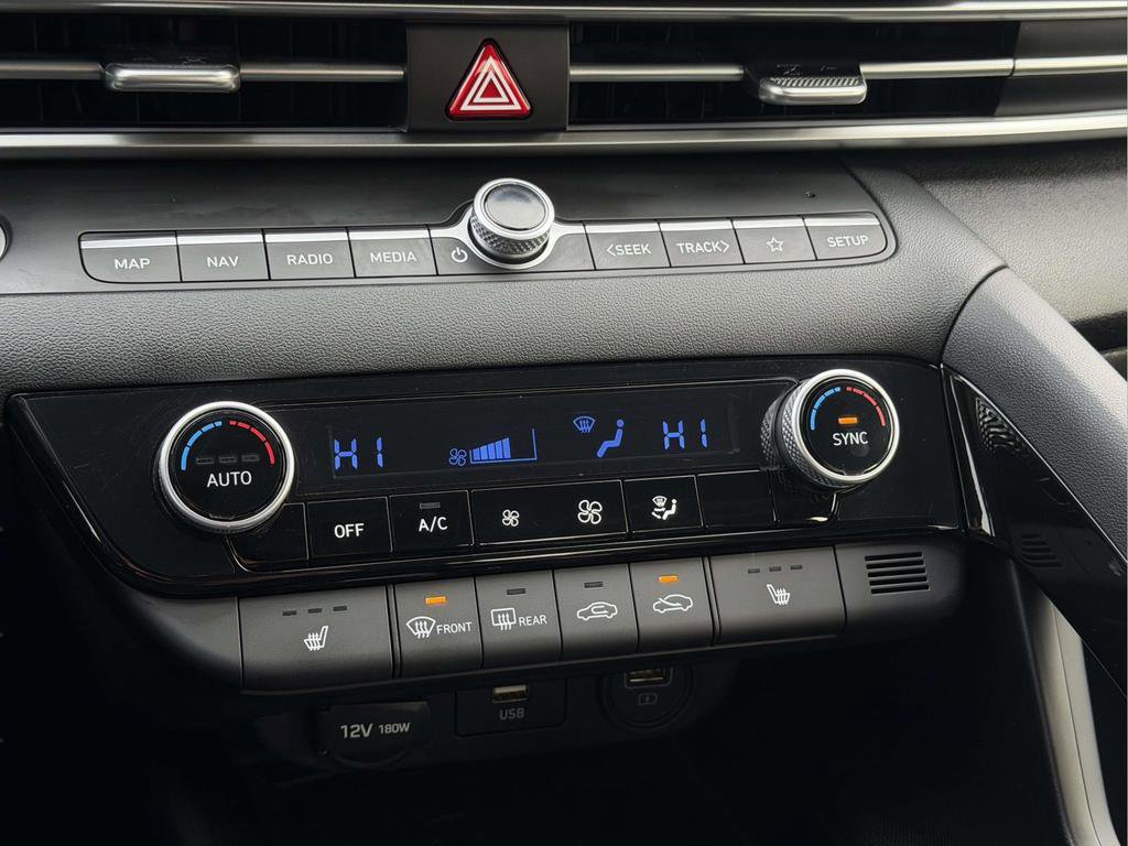 Used 2023 Hyundai Elantra Limited FWD image 5