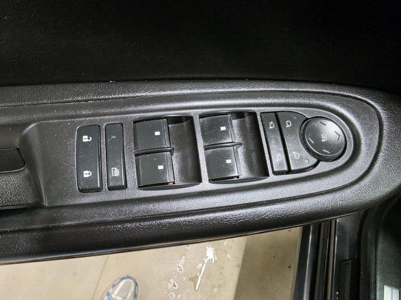 Used 2013 GMC Acadia Denali AWD/4WD image 29