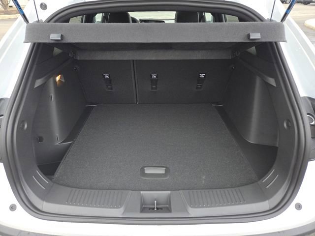 New 2026 Chevrolet Trax RS w/ Sunroof Package FWD image 26