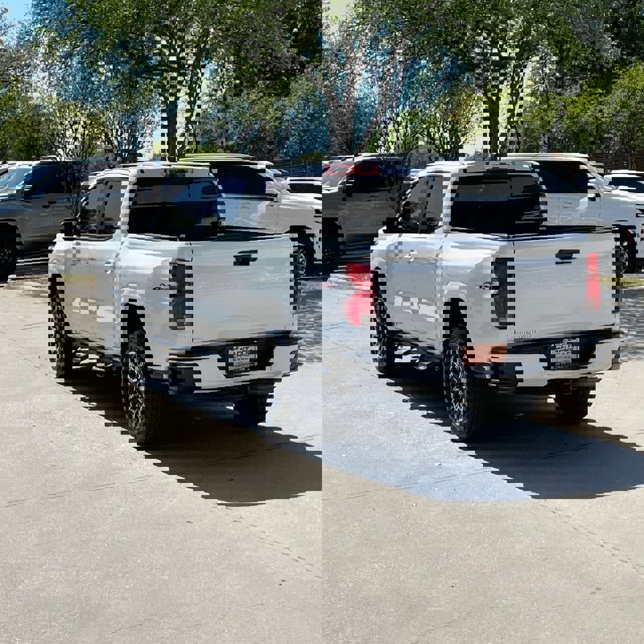 Used 2023 Chevrolet Colorado LT w/ LT Convenience Package III image 4