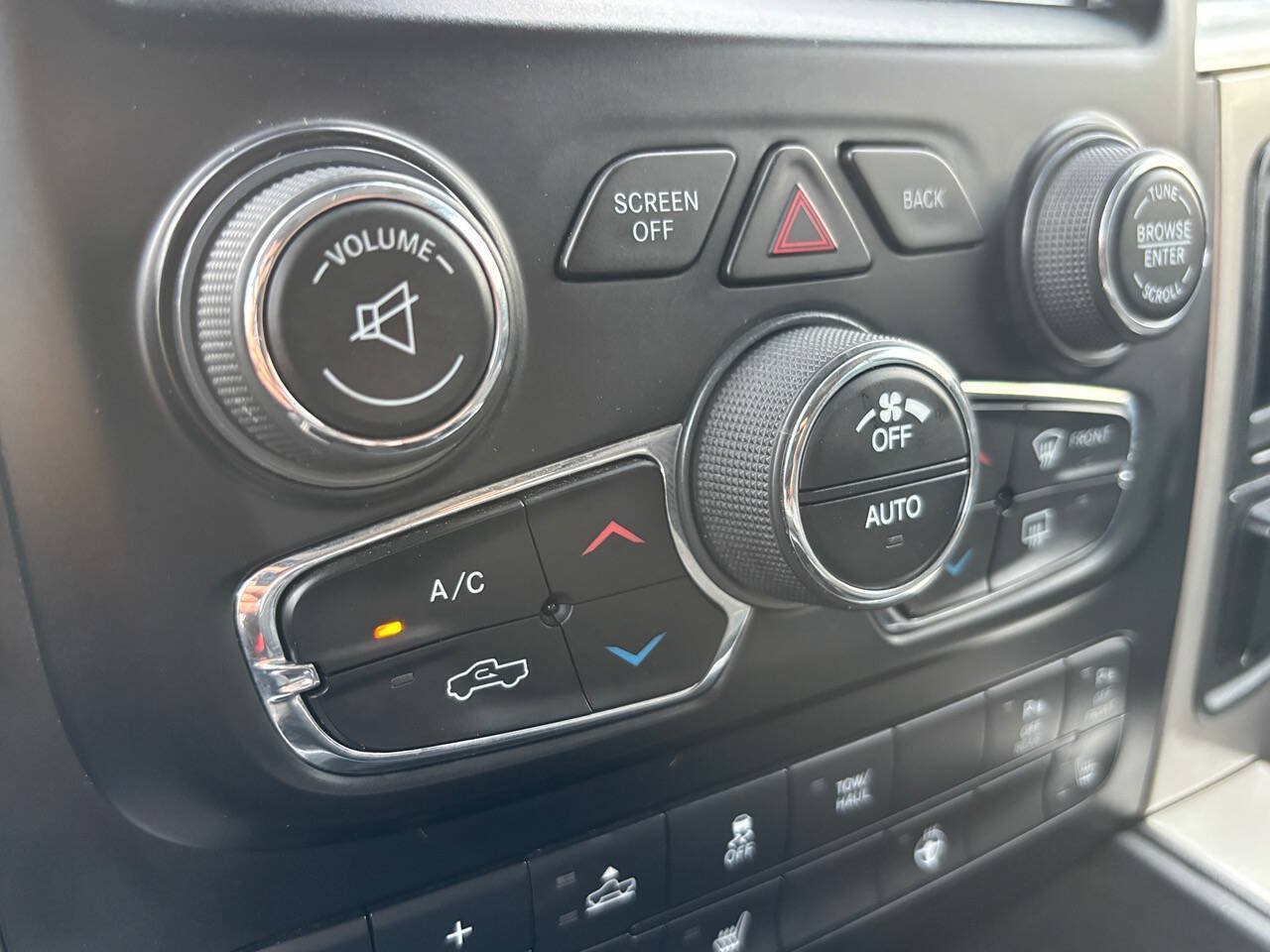 Used 2017 RAM 1500 Outdoorsman AWD/4WD image 12