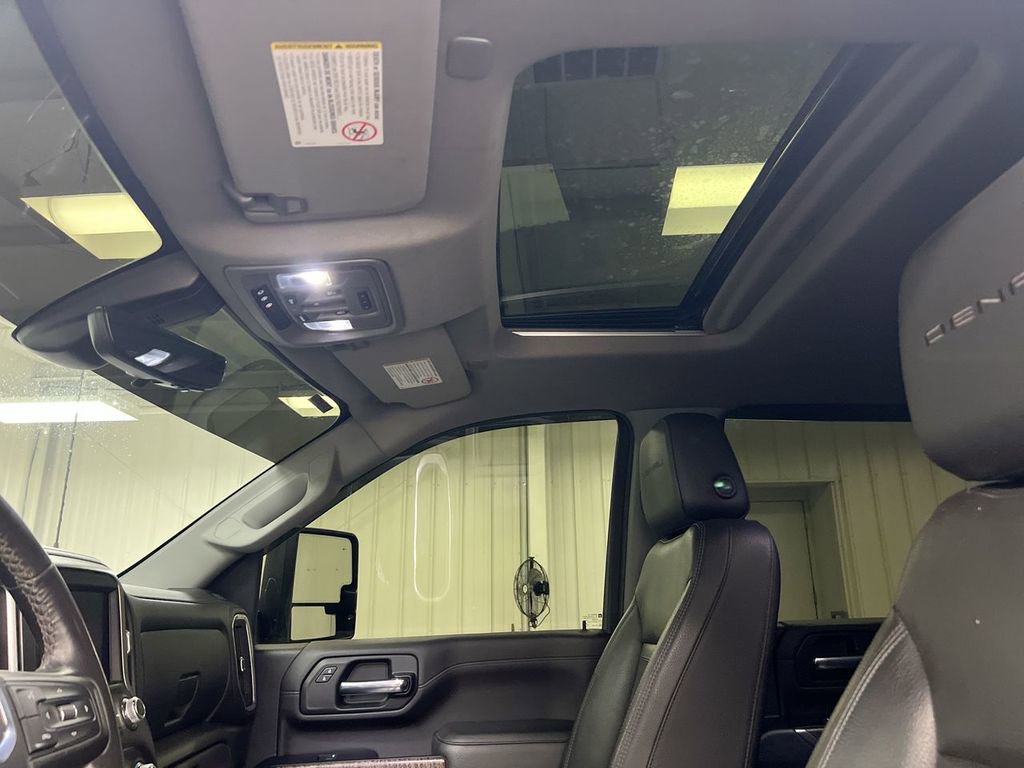 Used 2022 GMC Sierra 2500 Denali w/ Denali Black Diamond Edition image 20