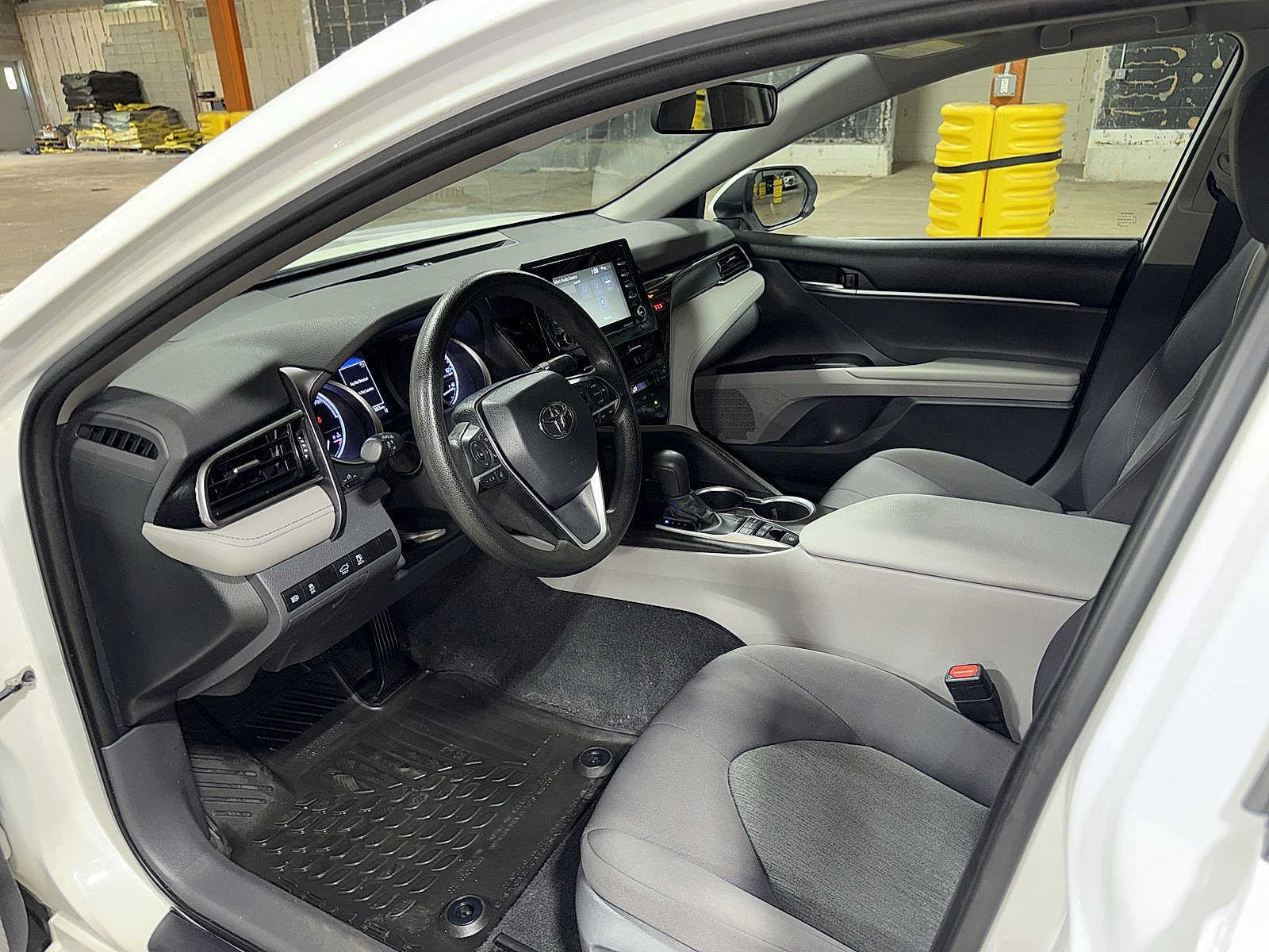 Used 2021 Toyota Camry LE FWD image 28