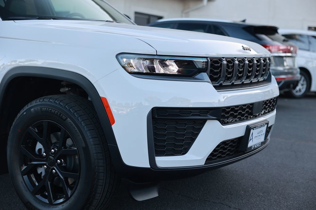New 2026 Jeep Grand Cherokee Altitude AWD/4WD image 7