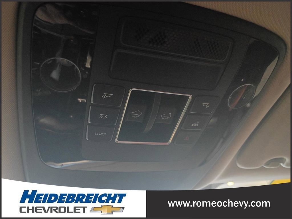 Used 2022 Kia Carnival SX Prestige image 27