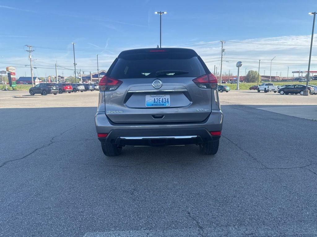 Used 2017 Nissan Rogue SV w/ SV Premium Package image 6