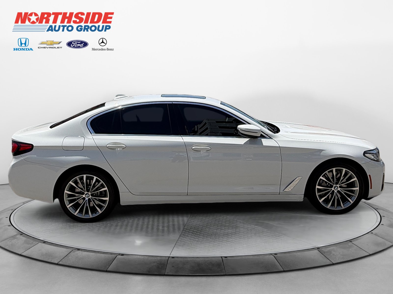 Used 2023 BMW 530i w/ Premium Package RWD image 8