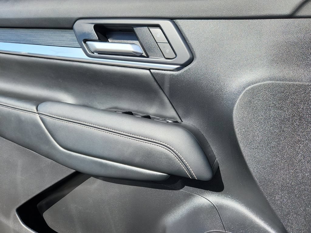 Used 2025 GMC Terrain Elevation AWD/4WD image 7