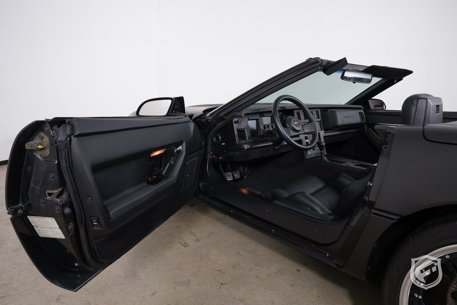 Used 1987 Chevrolet Corvette Convertible RWD image 14