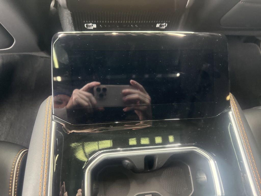 New 2025 Jeep Grand Wagoneer Series III w/ HD Trailer Tow Package image 32