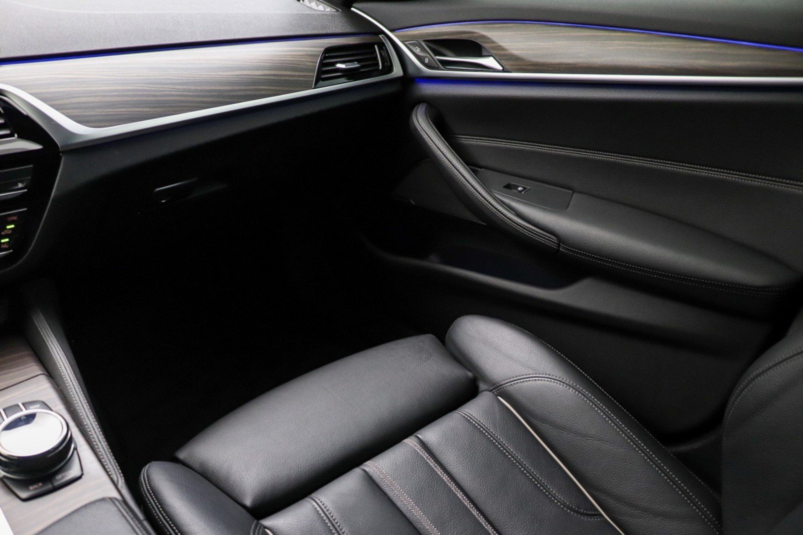 Used 2021 BMW 540i w/ Executive Package RWD image 18