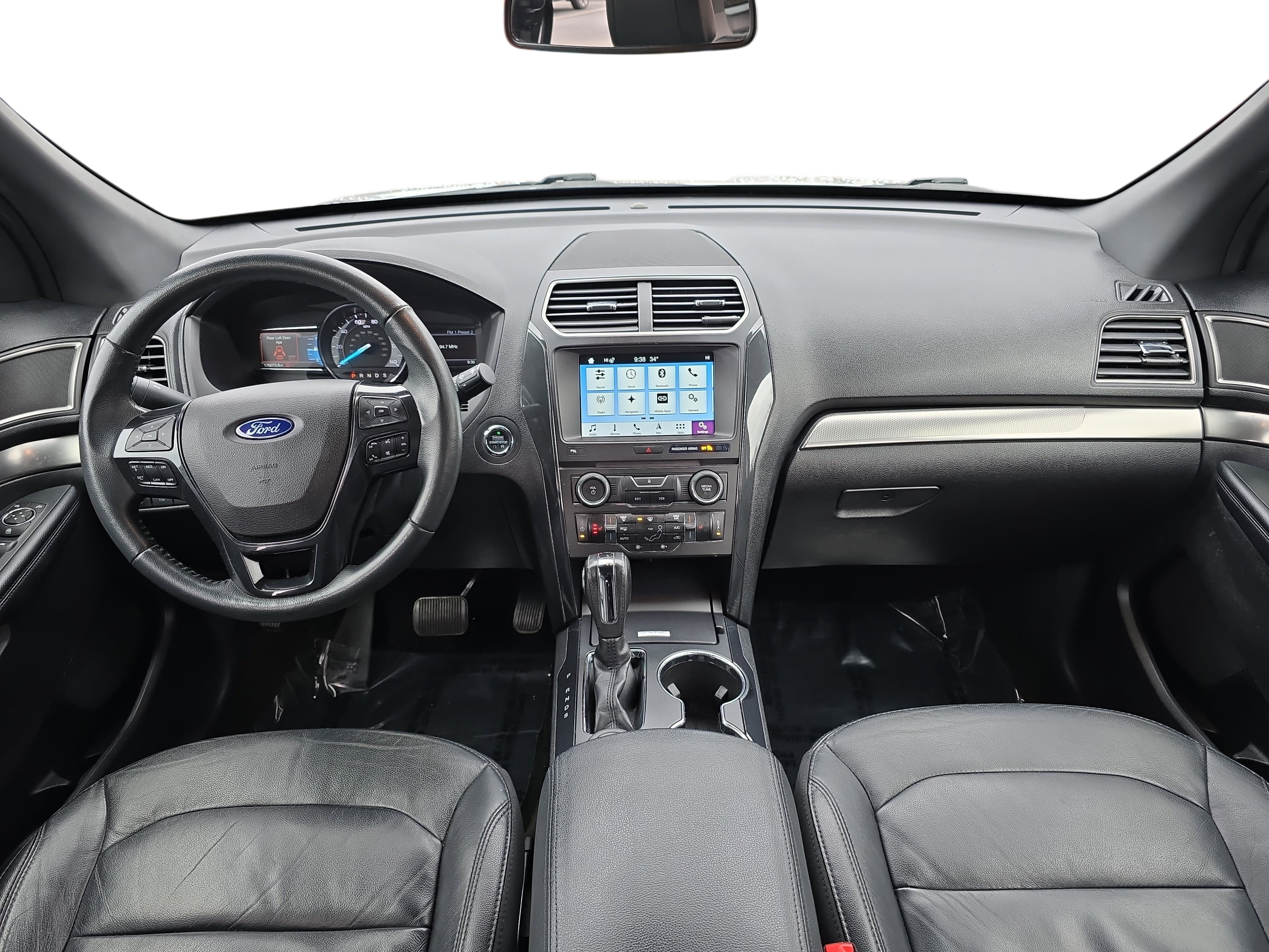 Used 2018 Ford Explorer XLT w/ Equipment Group 202A image 9