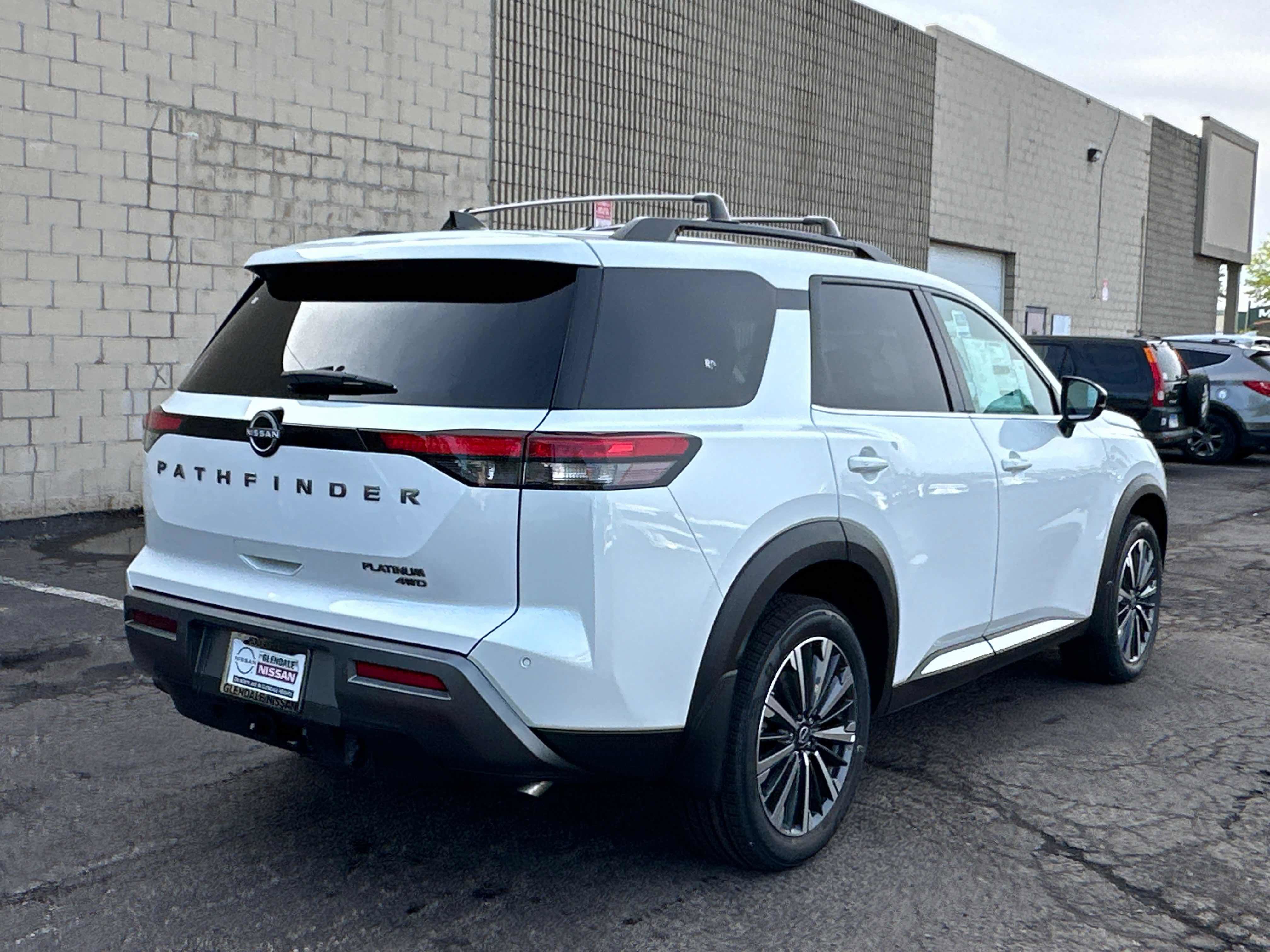 New 2026 Nissan Pathfinder Platinum AWD/4WD image 4