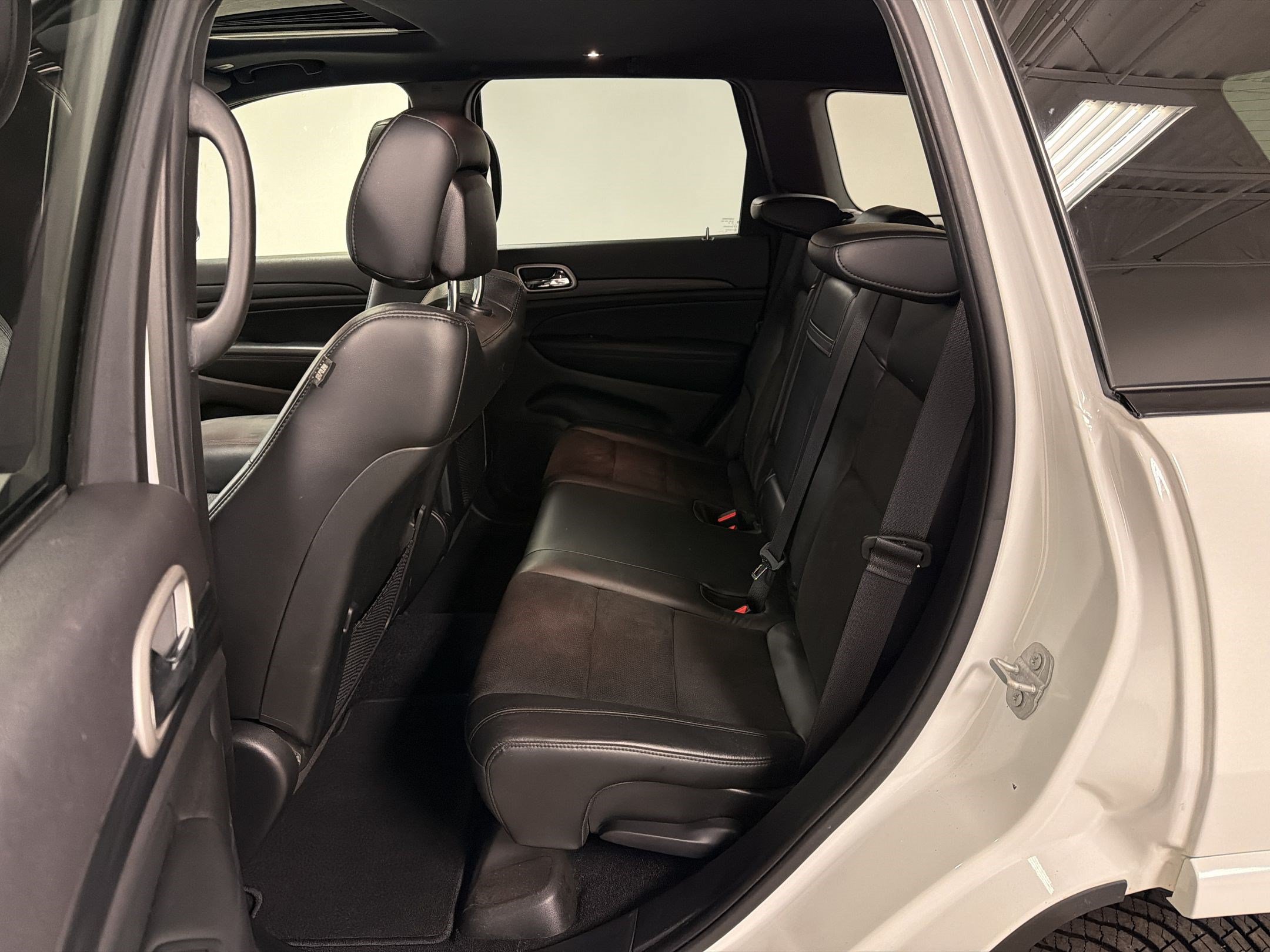 Used 2020 Jeep Grand Cherokee Altitude AWD/4WD image 23