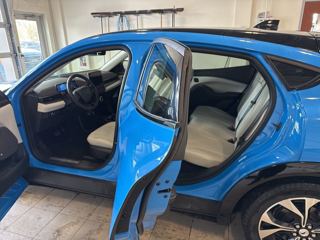 Used 2023 Ford Mustang Mach-E Premium image 9