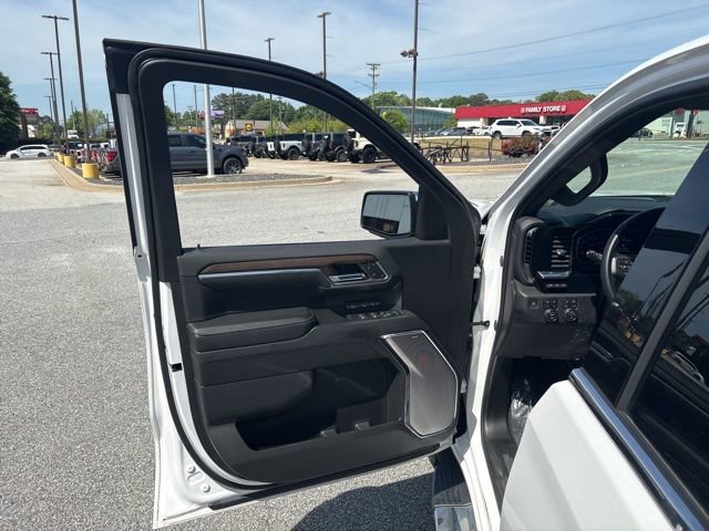 Used 2024 Chevrolet Silverado 1500 High Country w/ Technology Package image 11