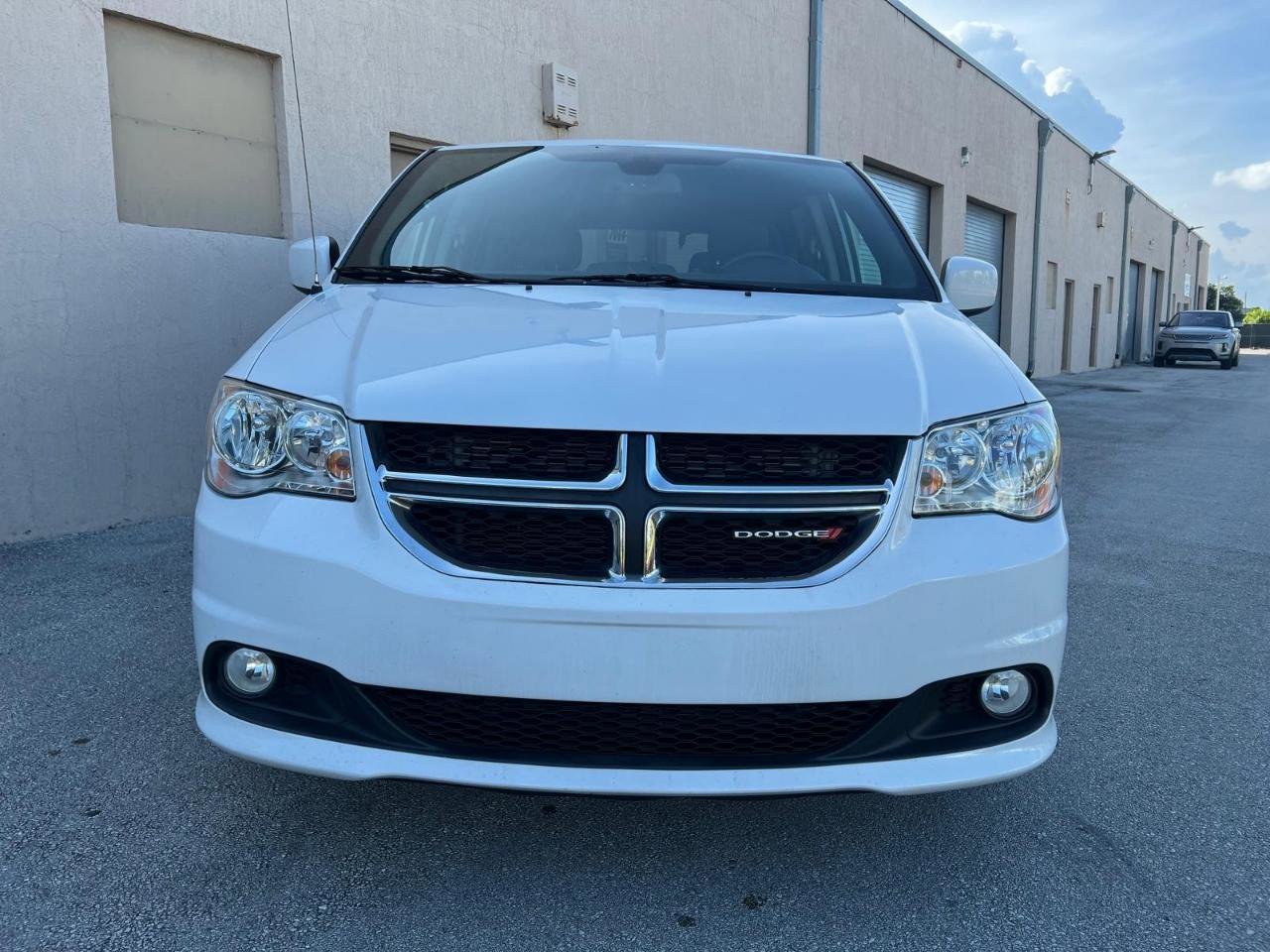 Used 2018 Dodge Grand Caravan SXT FWD image 5