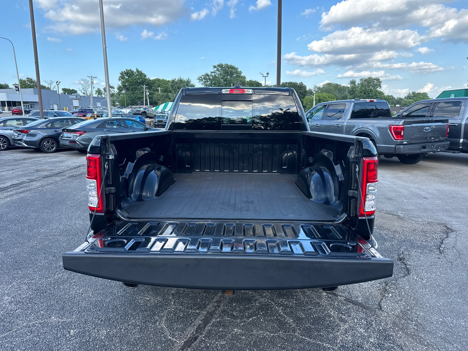 Used 2023 RAM 1500 Big Horn AWD/4WD image 18