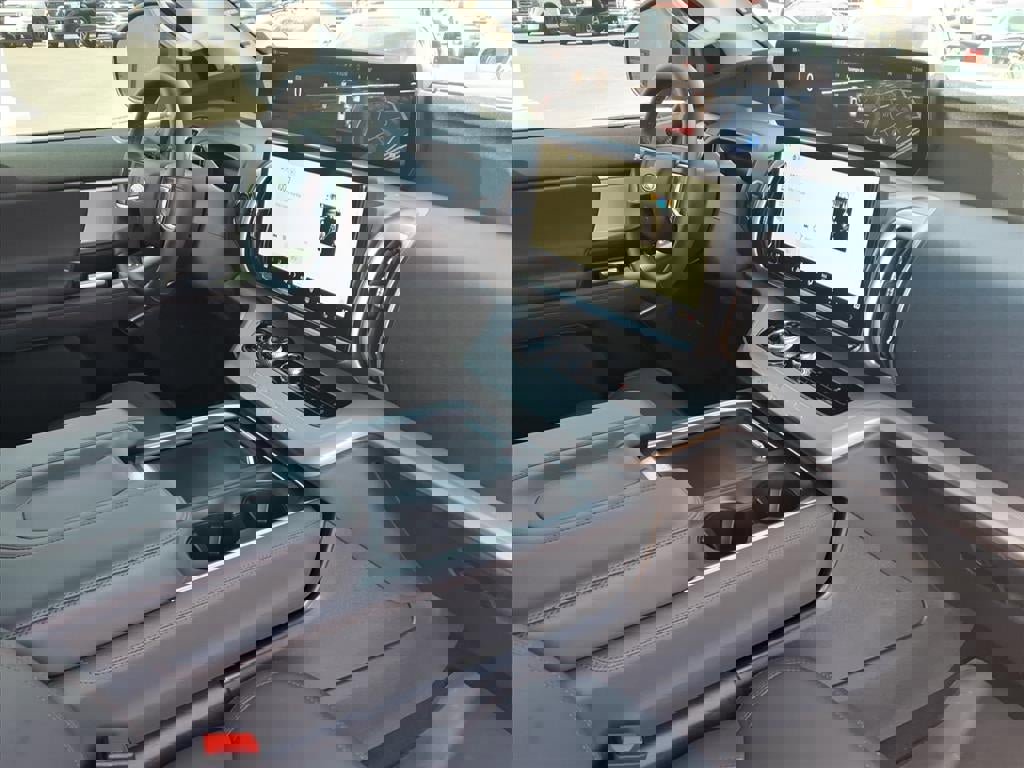 Used 2025 Ford Expedition Active image 10