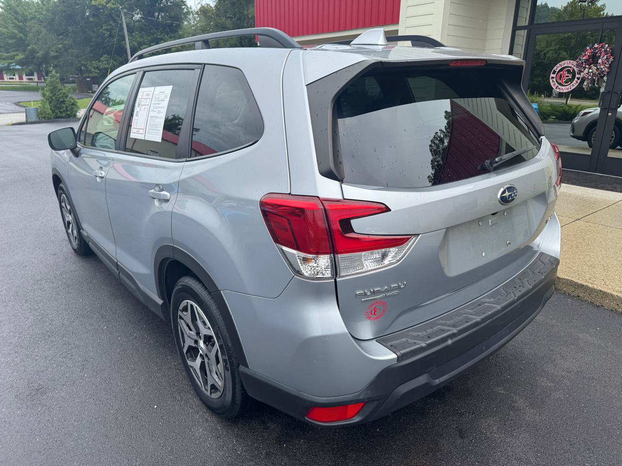 Used 2021 Subaru Forester Premium AWD/4WD image 5