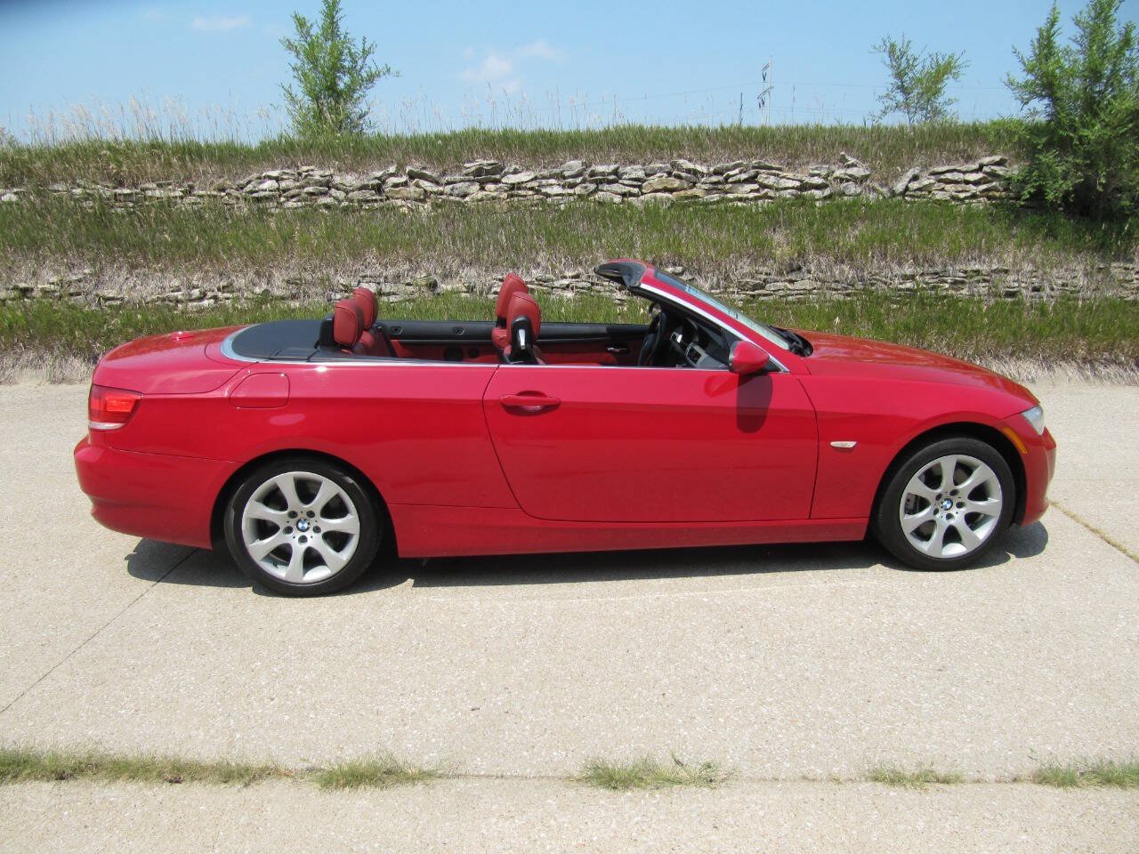 Used 2008 BMW 335i Convertible w/ Premium Pkg RWD image 9