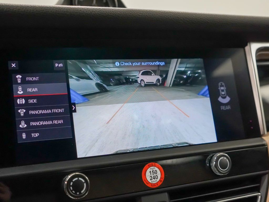Certified 2022 Porsche Macan image 31