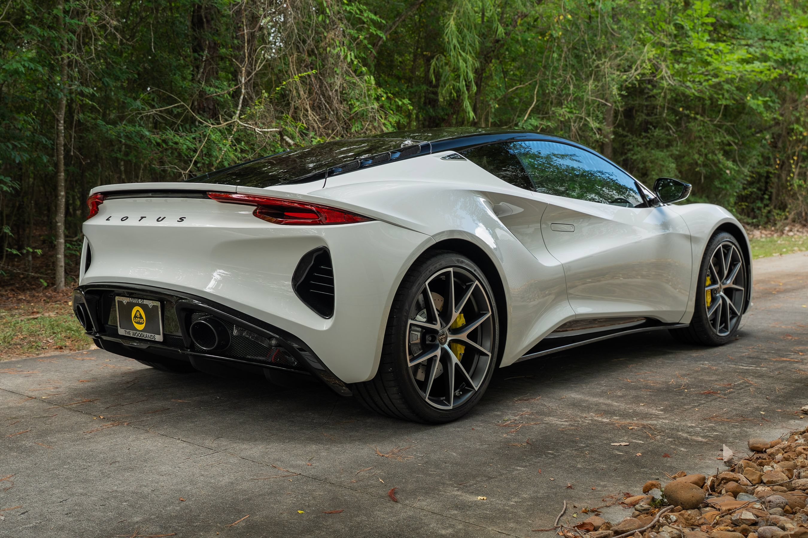 Used 2025 Lotus Emira RWD image 3