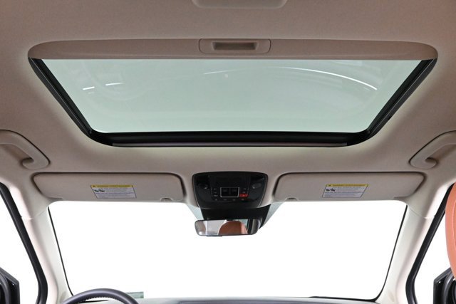 New 2026 Kia Carnival SX image 4