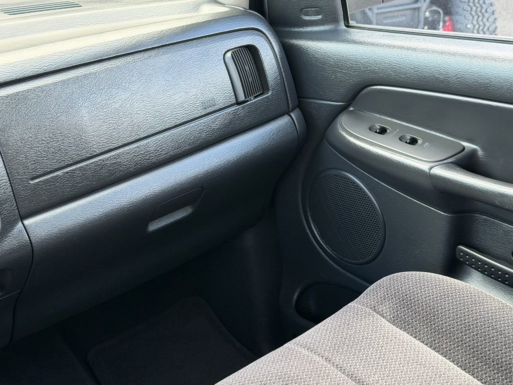 Used 2005 Dodge Ram 3500 Truck SLT image 16