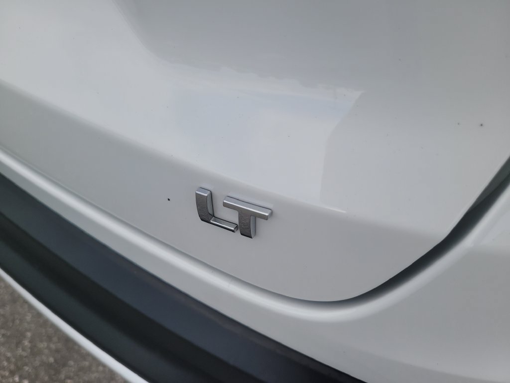 Used 2025 Chevrolet Trax LT FWD image 7
