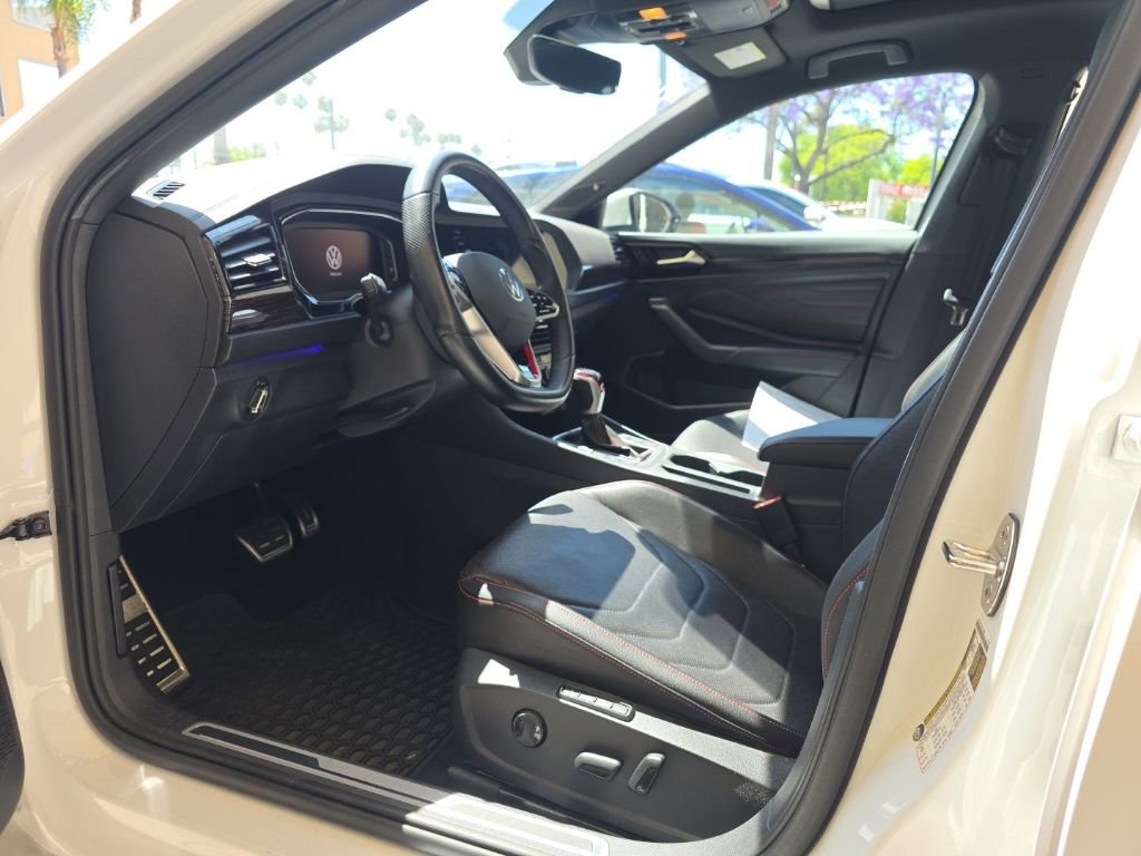 Used 2023 Volkswagen Jetta GLI Autobahn image 4