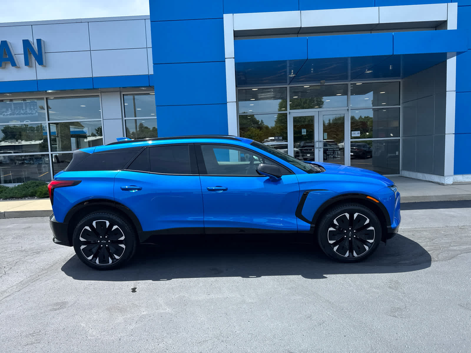 Used 2024 Chevrolet Blazer EV RS AWD/4WD image 3