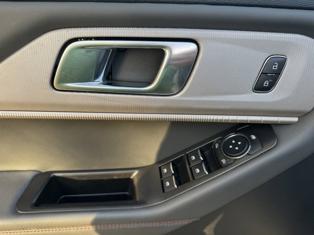 Certified 2025 Ford Explorer Active w/ Active Comfort Package image 8