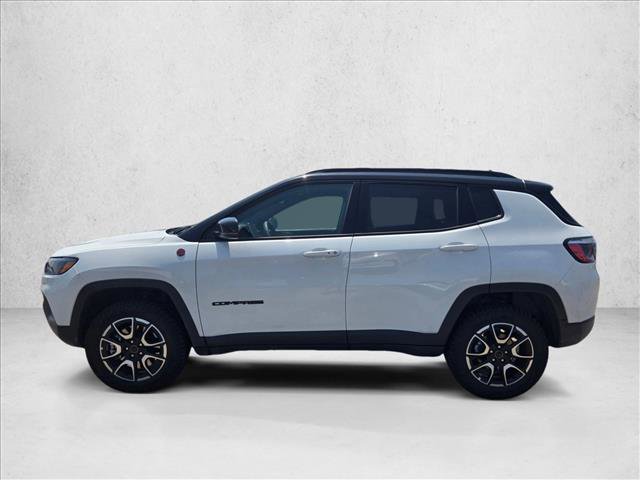 Used 2026 Jeep Compass Trailhawk AWD/4WD image 9