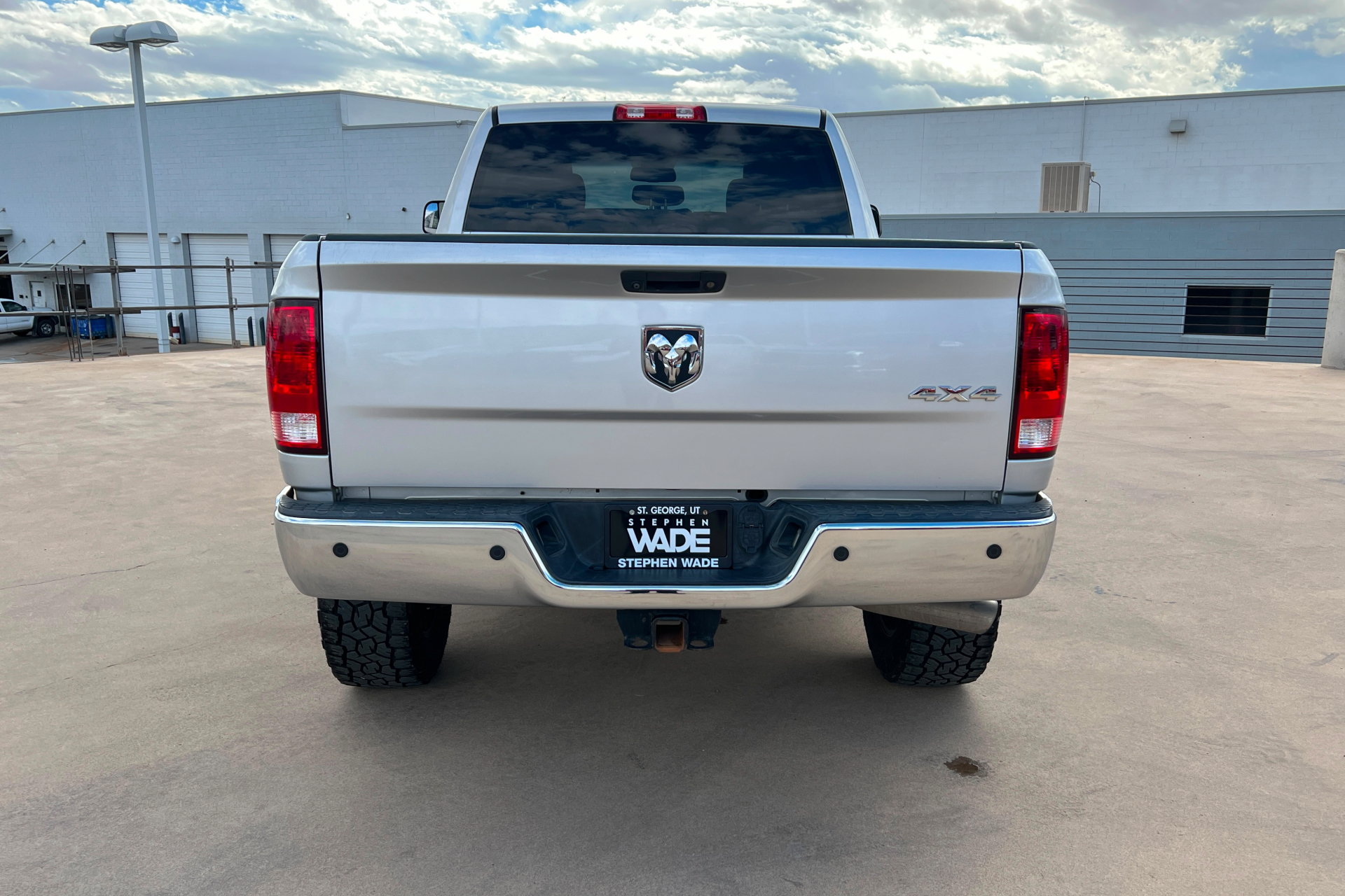 Used 2016 RAM 2500 Tradesman w/ Chrome Appearance Group AWD/4WD image 4