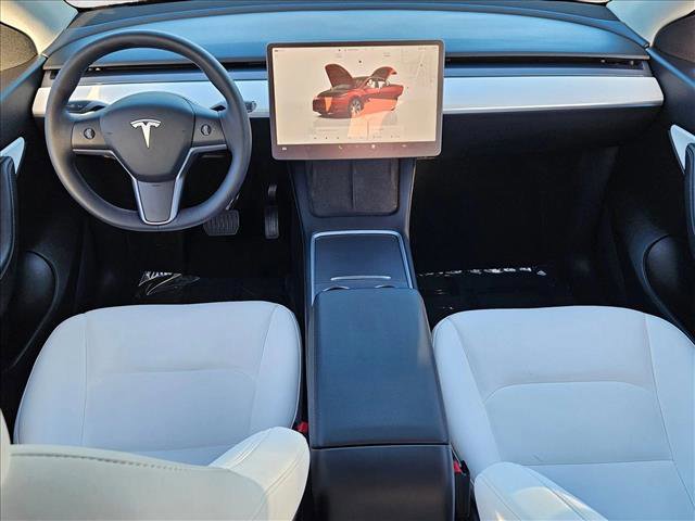 Used 2022 Tesla Model Y Long Range image 18